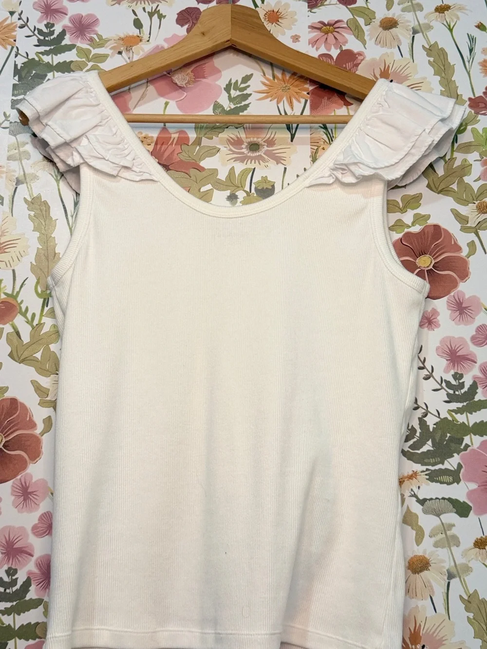 Old Navy White Ruffle-Shoulder Tank Top - Picture 14 of 15